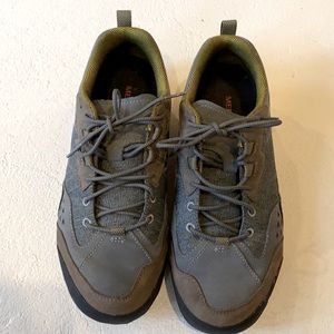 Merrell CastleRock Travel Suede Shoes, Sz 10.5